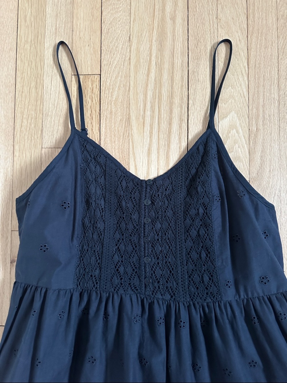 Levi’s Cora eyelet black babydoll dress medium - Picture 4 of 13